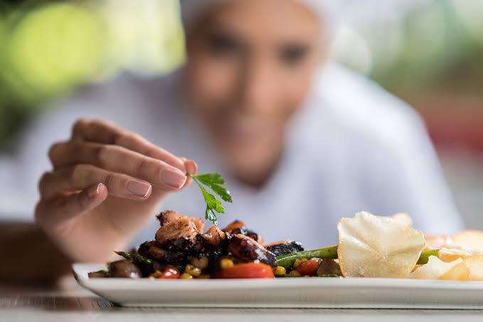 preparar o alimento ou comer